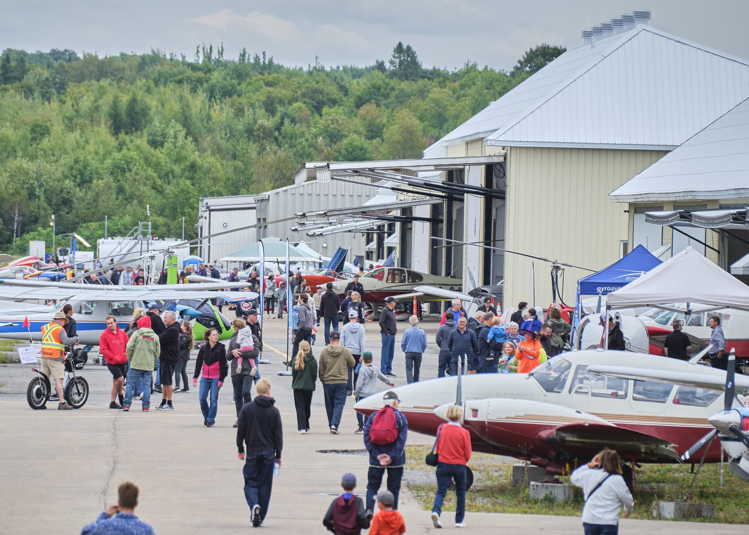 Fête aérienne de Neuville : un rendez-vous spectaculaire pour les passionnés d’aviation